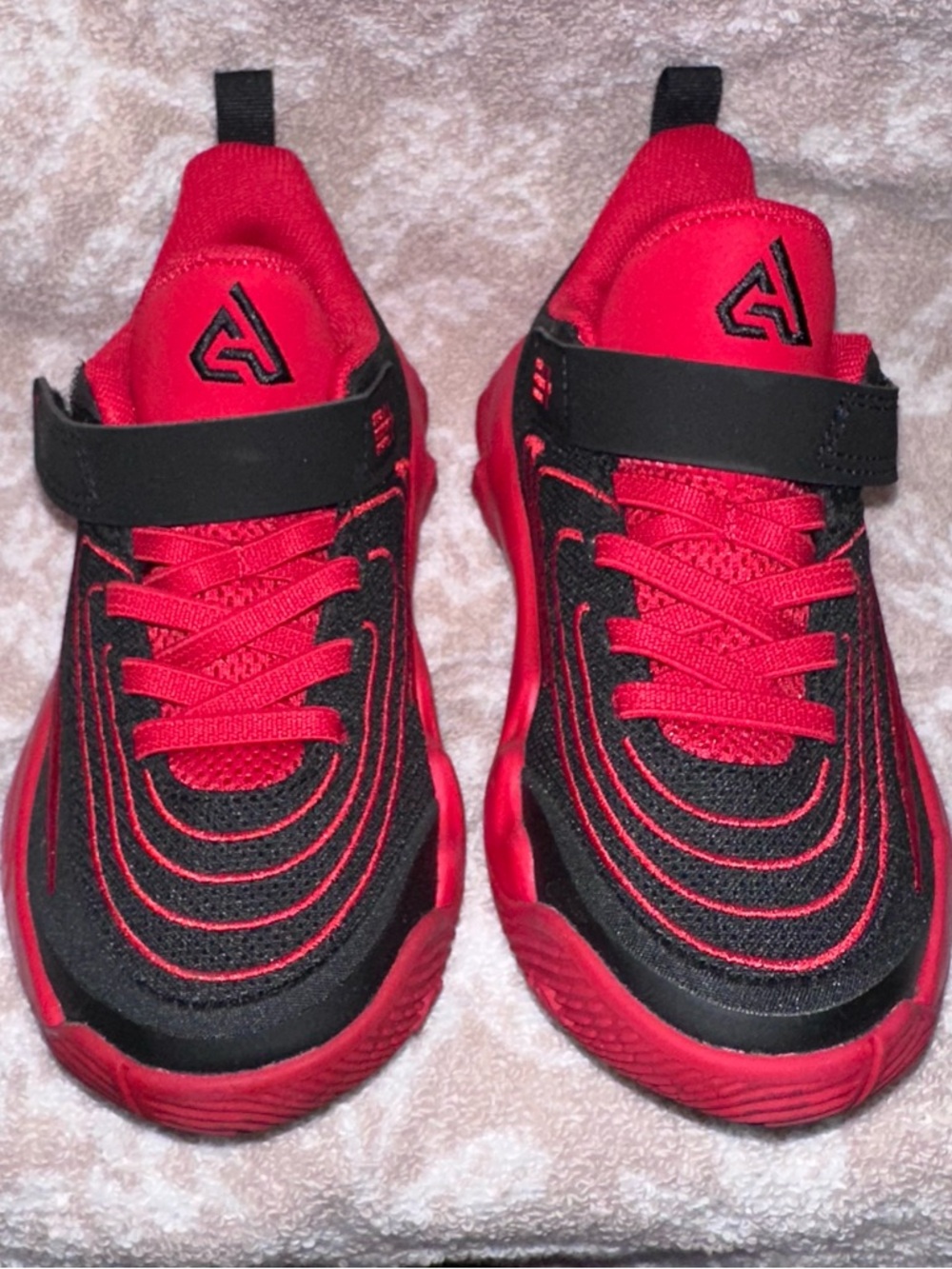 Nike Red & Black Giannis Basketball Shoes 10.5C
